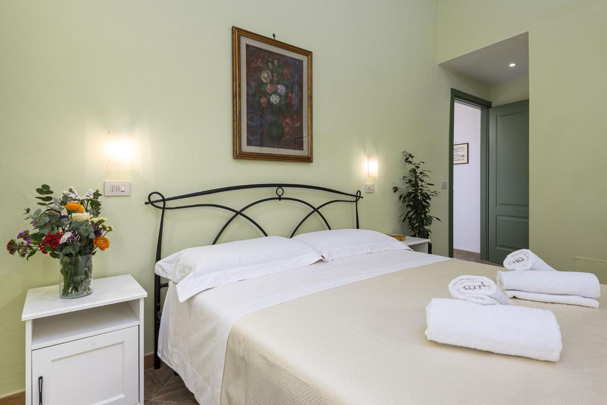 Cadorna Rooms In Florence Exterior photo