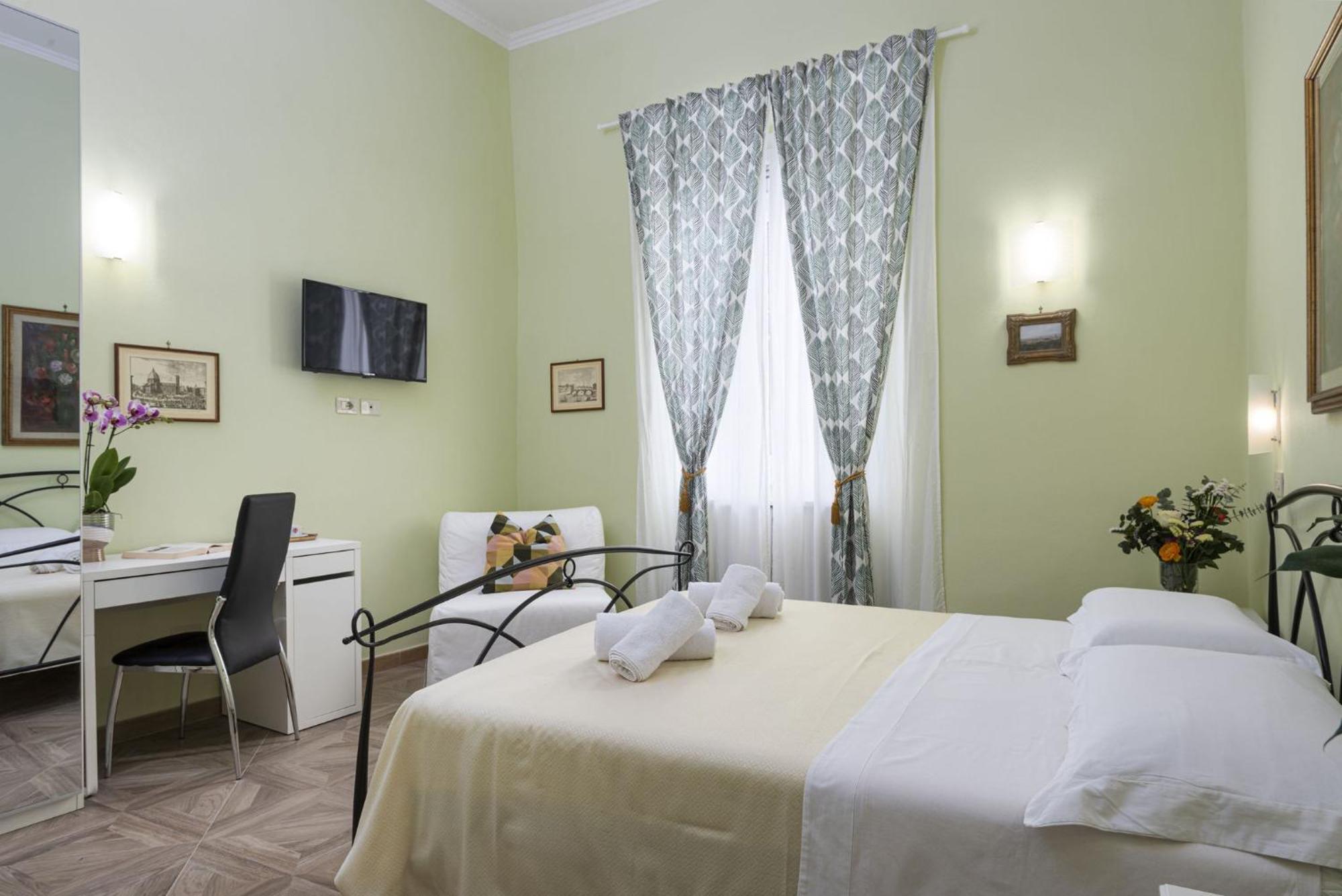 Cadorna Rooms In Florence Exterior photo